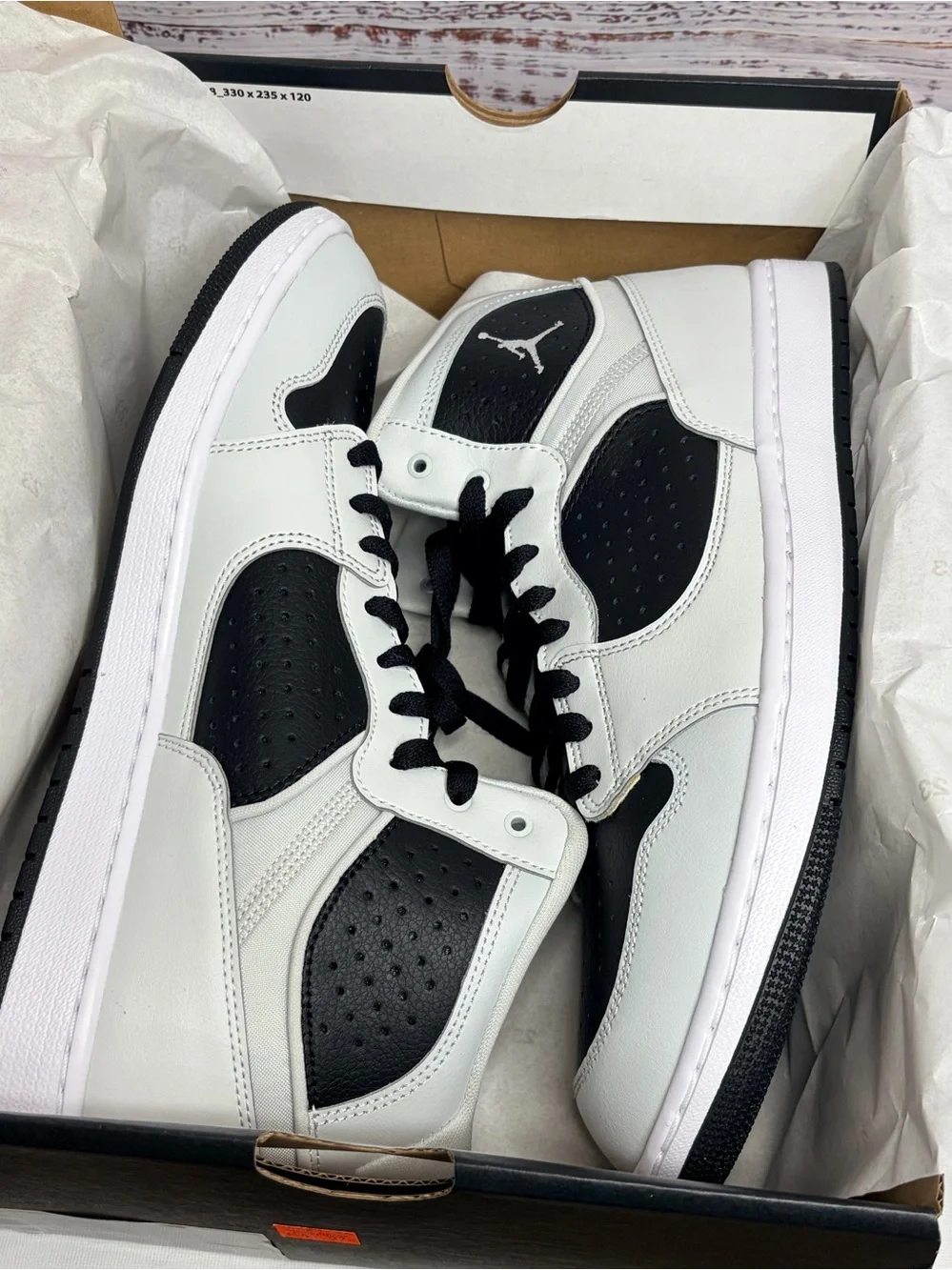 New Jordan Men’s Mid-Top Basketball Sneakers - Black/White Size 10.5